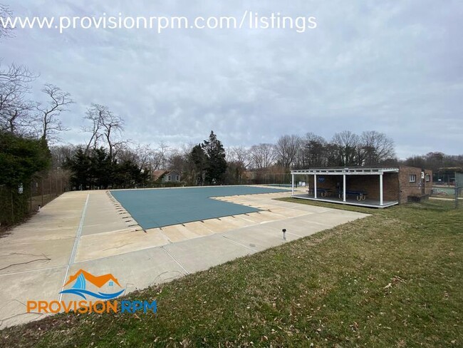 Building Photo - 16 Silverwood Cir