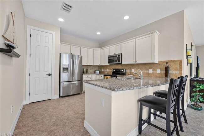Building Photo - 8010 Helena Ct