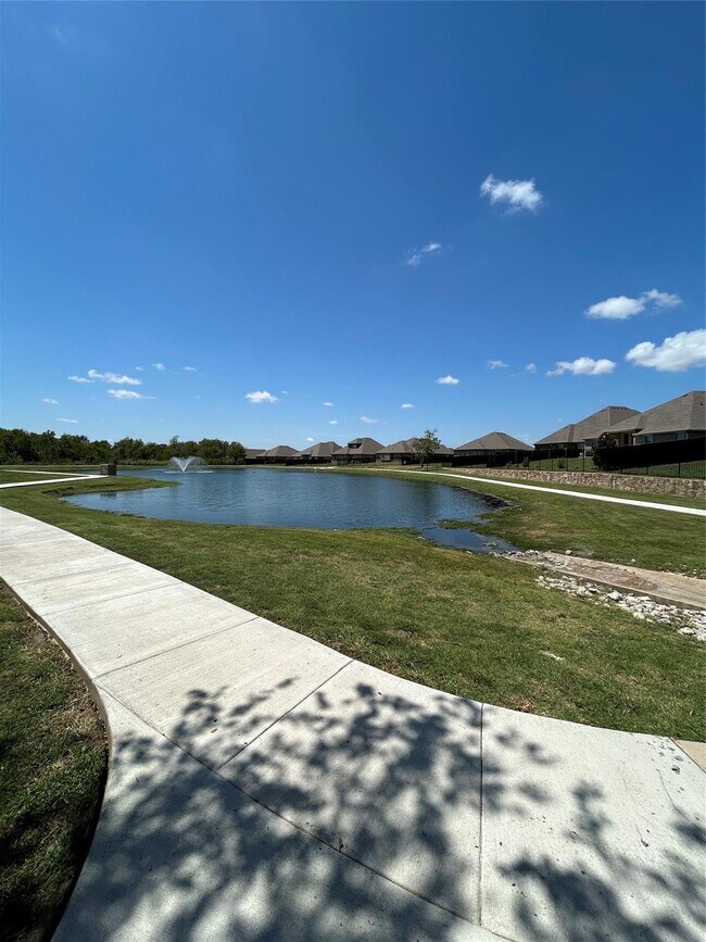 Building Photo - 541 Firethorn Dr