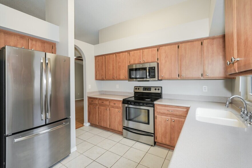 Building Photo - 2047 Sarah Louise Dr