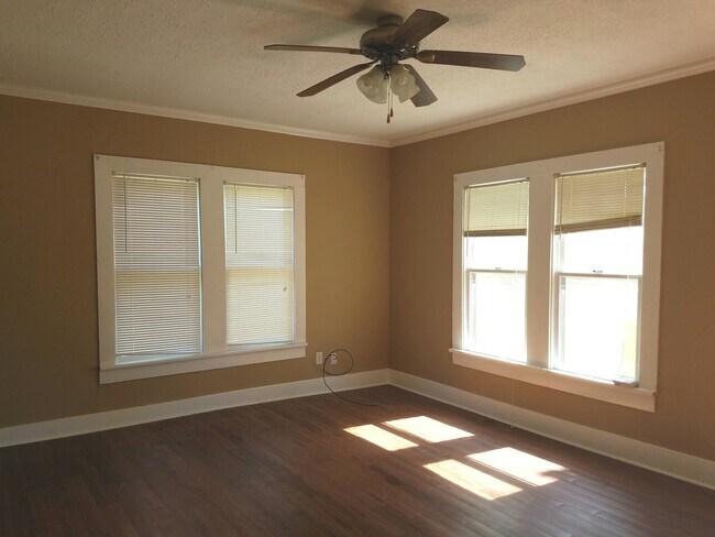 Building Photo - TWO BEDROOMS IN SOUTH ABILENE