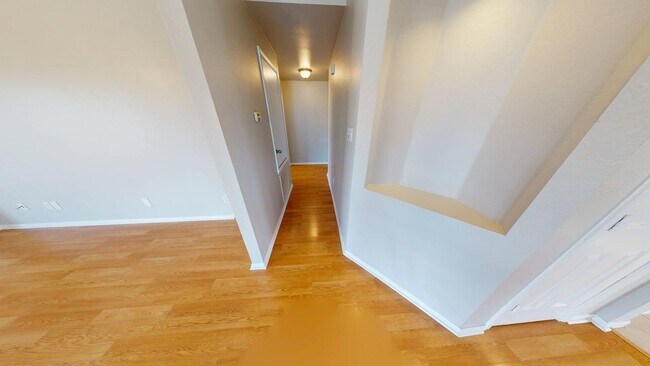 Building Photo - 601 Cattail Cir