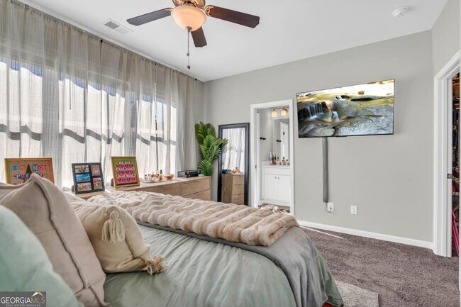 Building Photo - 1954 Sanford Dr