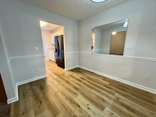 Building Photo - 707 Porter Ln