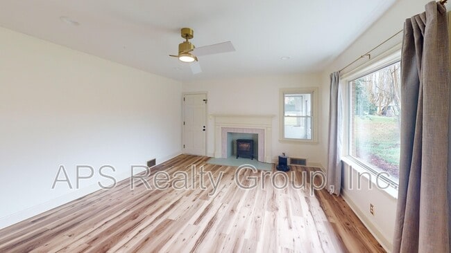 Building Photo - 5144 Sunrise Terrace