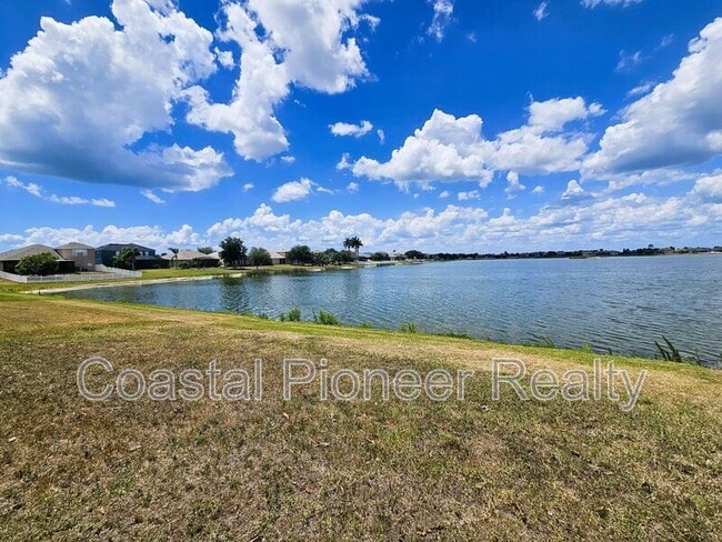 Building Photo - 1824 Mira Lago Cir