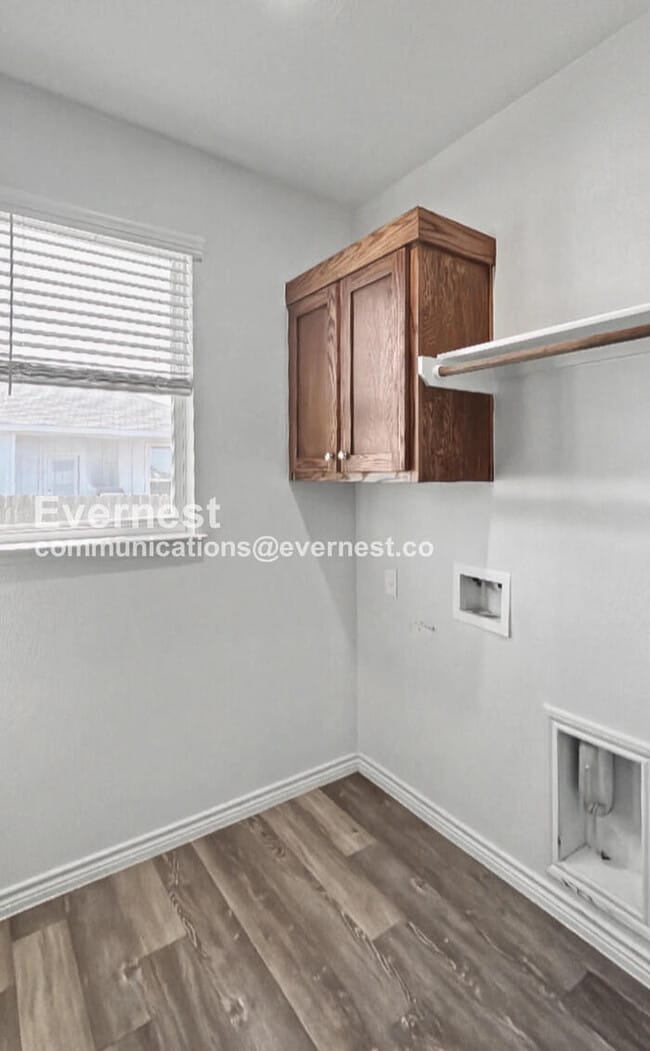 Building Photo - 702 Freedom Cir