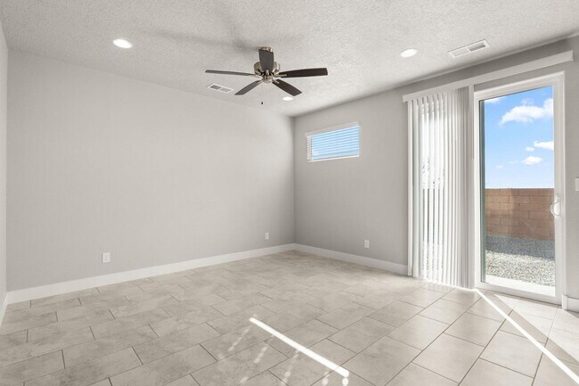 Building Photo - 1883 Sunrise Ln