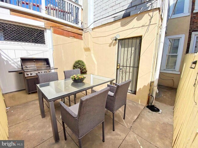 Building Photo - 2848 N Lee St