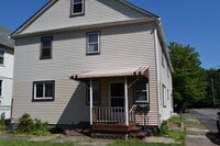 Building Photo - 109 Barnes St