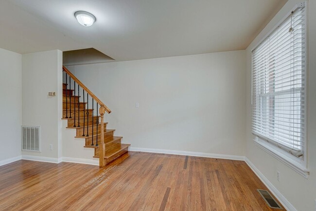Building Photo - 3505 Marlborough Ave