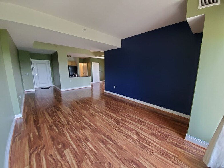 Living Room - 800 4th St SW