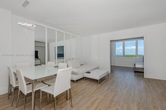Building Photo - 2301 Collins Ave