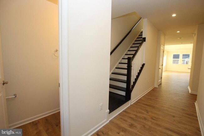 Building Photo - 390 Scranton Ln