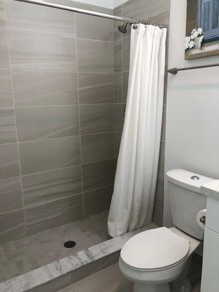 Building Photo - 2362 SW 18th Ave