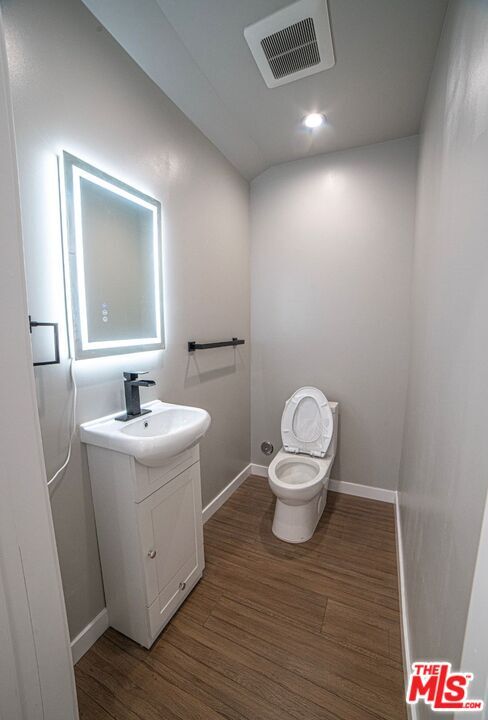 Building Photo - 9900 Laurel Canyon Blvd