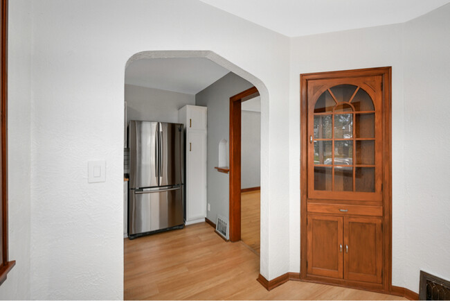 Building Photo - 1234 Watson Ave