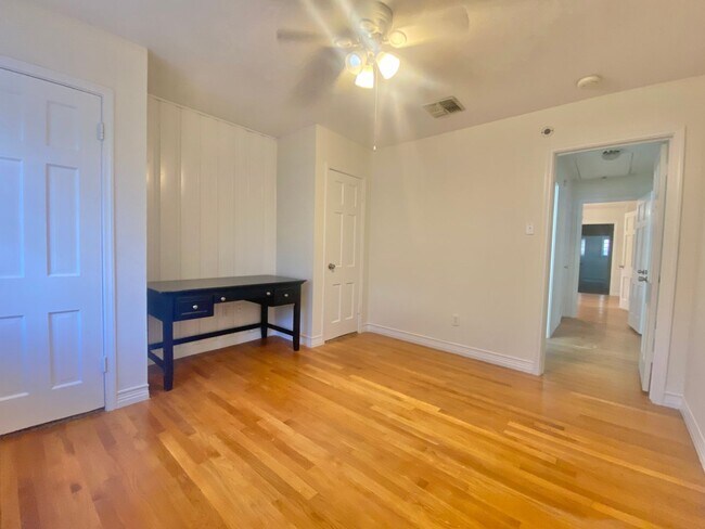 Building Photo - PRE- LEASING NOW for 7/09/2026