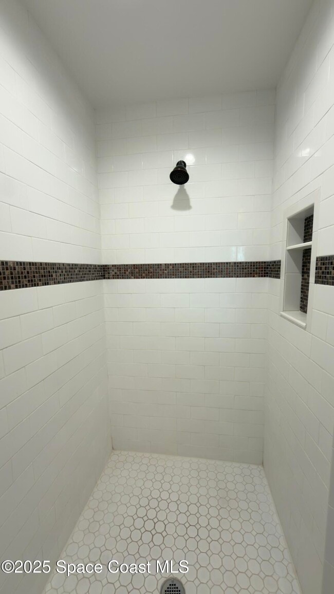 Building Photo - 1837 Ardmore St NE