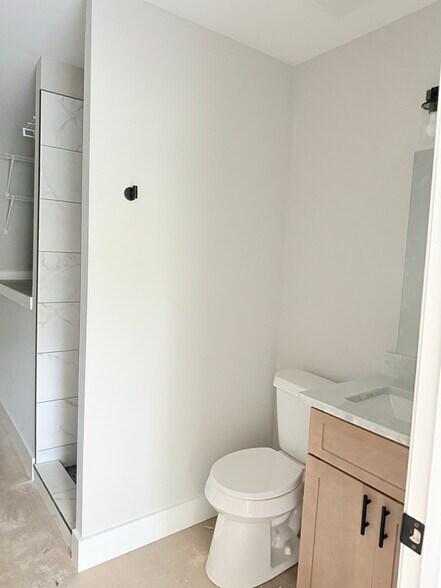 Building Photo - 159 Brad St