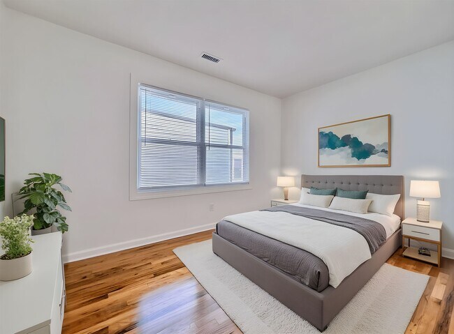 Building Photo - 126 OGDEN Ave