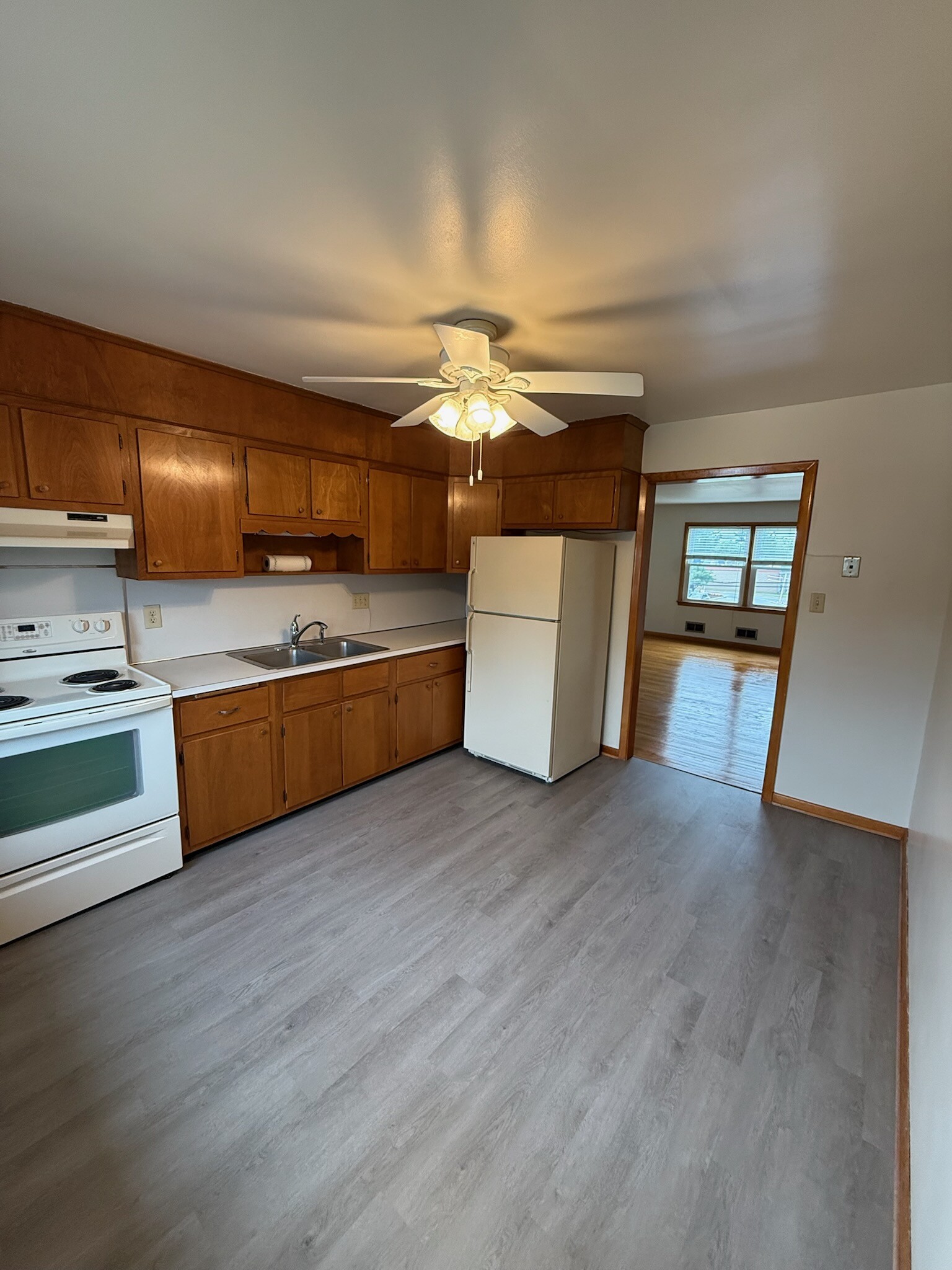 Kitchen - 338 S Jefferson St