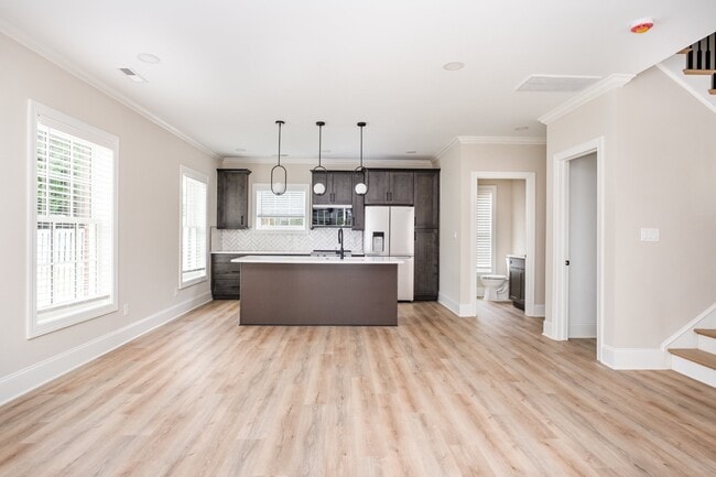 Building Photo - 816 Walnut Ave