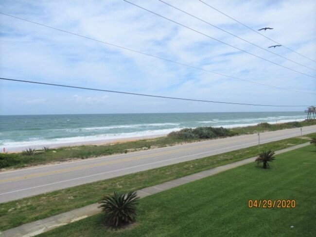 Building Photo - Beautiful 2 Bedroom Condo with Ocean Views!