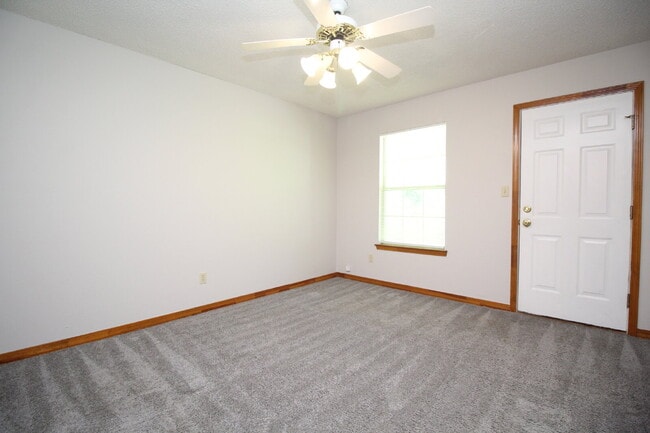 Building Photo - Prime Northeast Pensacola Location – 1BD/1...