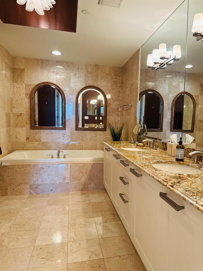 Building Photo - 3333 NE 32nd Ave