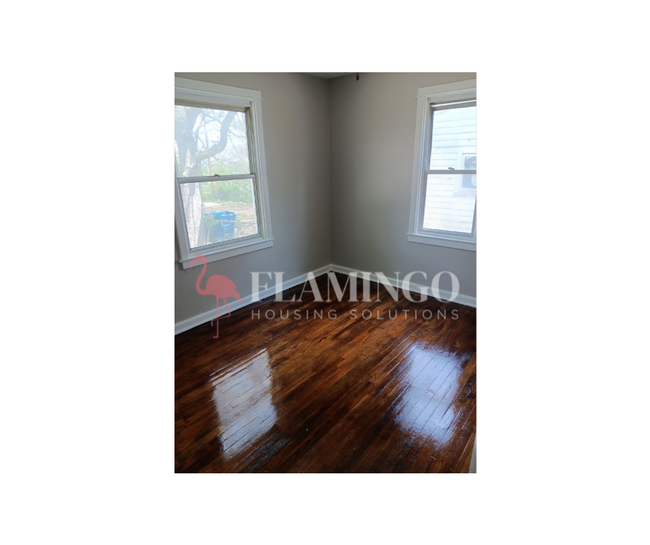 Building Photo - 3005 Edison St