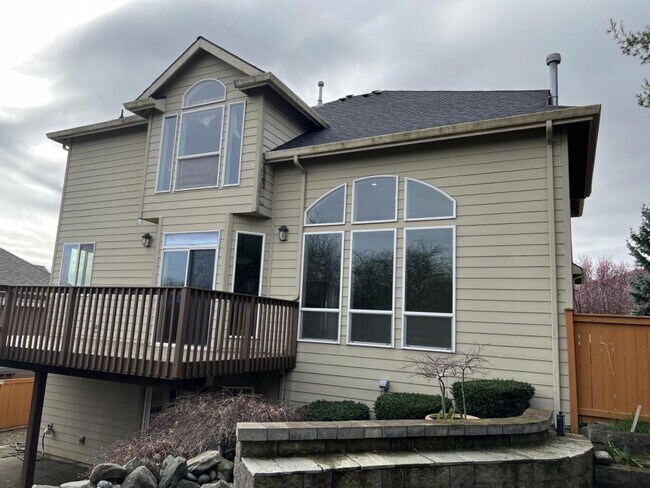 Building Photo - 15715 SE Bybee Dr