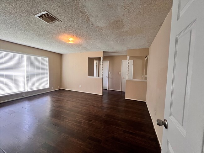 Building Photo - 6331 Pouter Dr