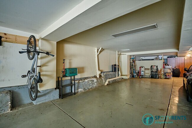 Building Photo - Haight/Ashbury: Top Floor w/ Garage Parkin...