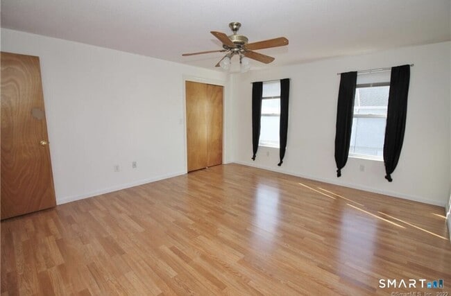 Building Photo - 37 Summersweet Dr