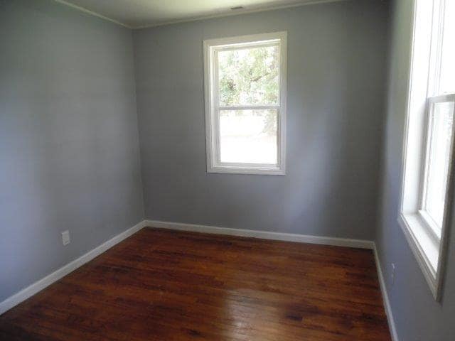 Building Photo - 2 BR 1 BA Duplex