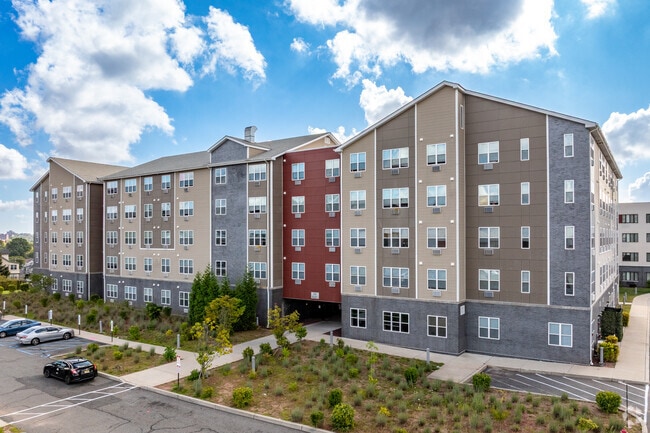 Building Photo - 280 PARK PLACE