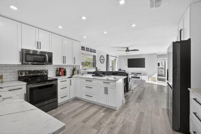 Building Photo - 2388 S Wallen Dr