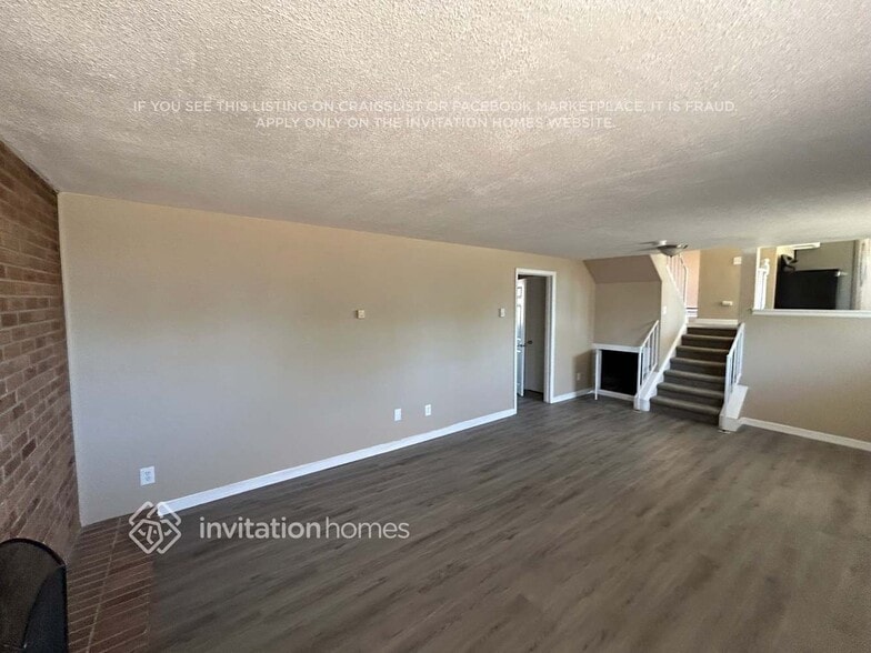 Building Photo - 10932 Birch Dr