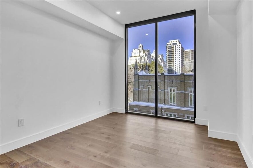 Building Photo - 2425 Peachtree Rd NE