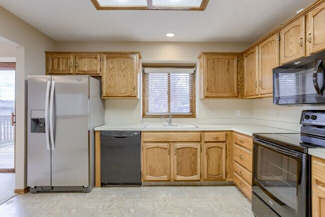 Building Photo - Millard 3 Bedroom!!