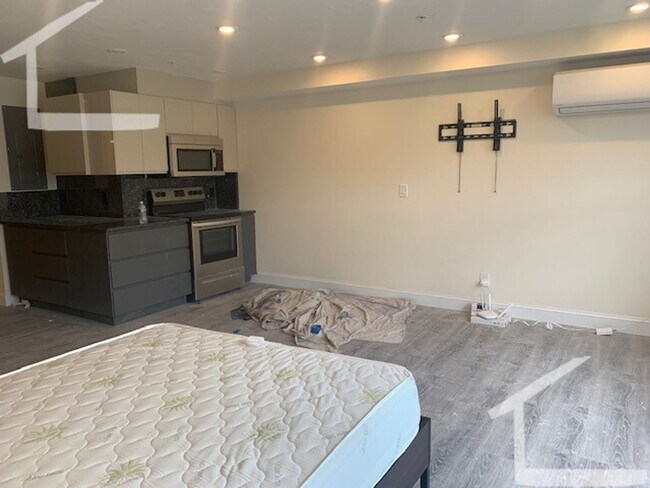 Building Photo - New Building, In-Unit Washer and Dryer, Central Heat/AC, Elevator, Parking for Rent