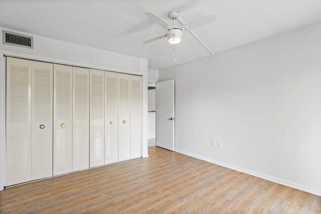 Building Photo - 951 De Soto Rd