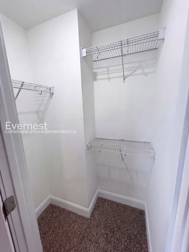 Building Photo - 3385 Polly Dr