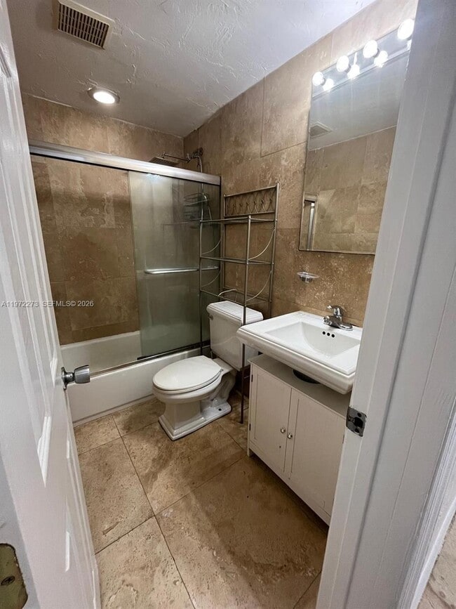 Building Photo - 1856 NE 46th St