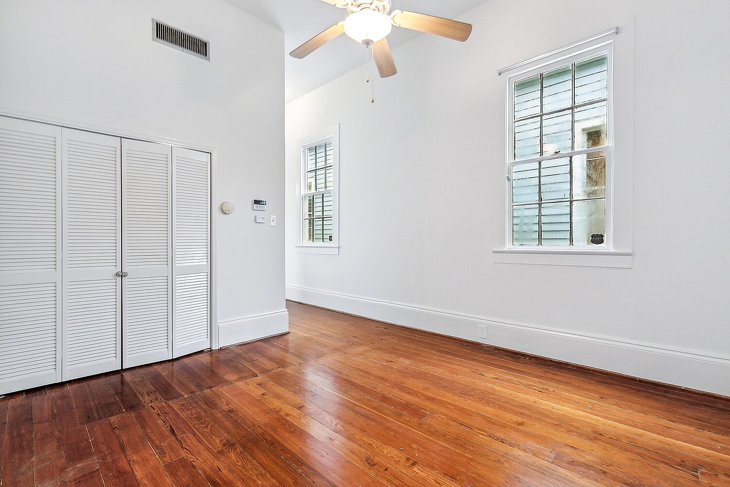 Building Photo - 6072 Annunciation St