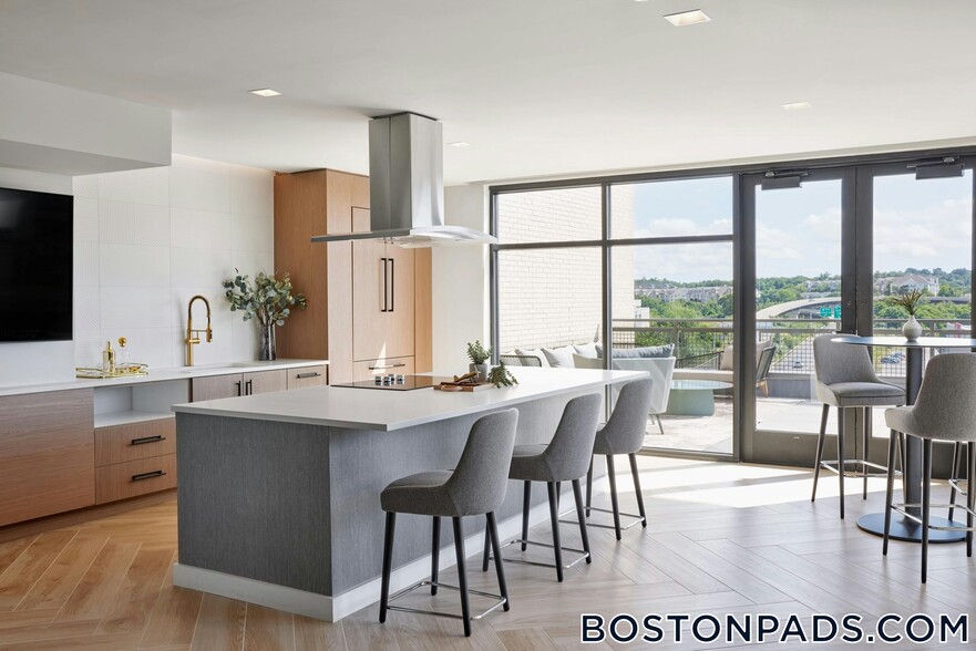 Building Photo - 120 Commerce Way