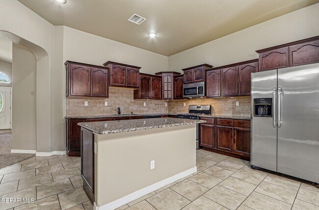 Building Photo - 3133 Clearbrook