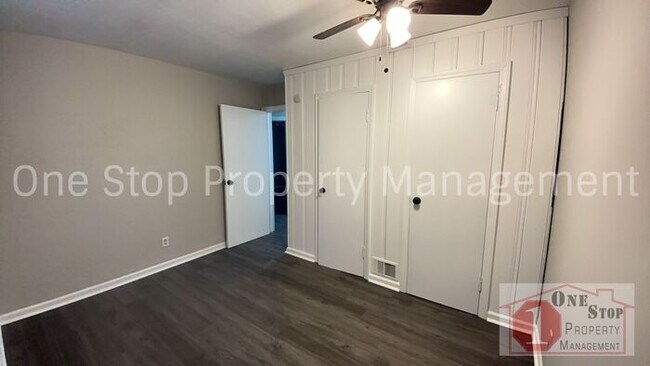 Building Photo - Charming 3-bedroom, 1.5-bathroom in Kansas City!