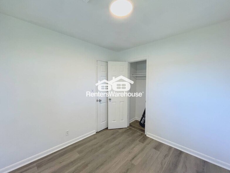 Building Photo - 138 Dupre Ave